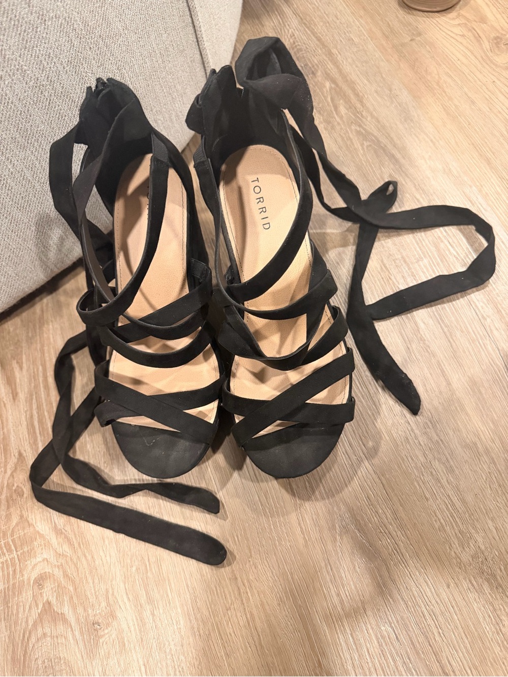 torrid Black Wrap Lace-Up Strappy wedges like new size 10.5